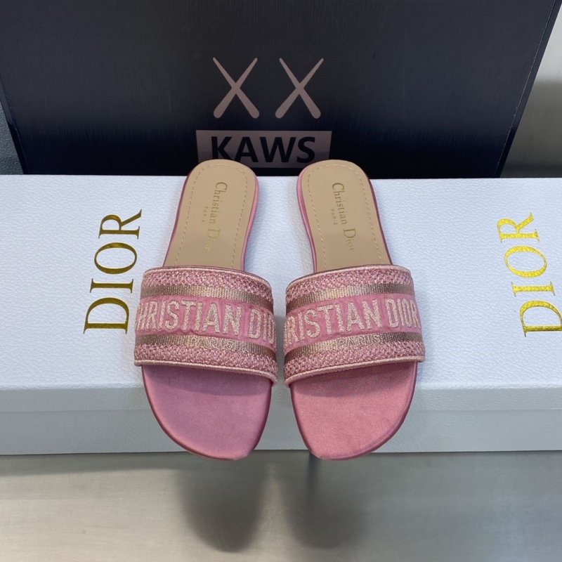 ch**an D*or slippers